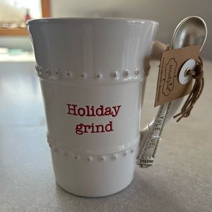 Holiday grind mug with spoon